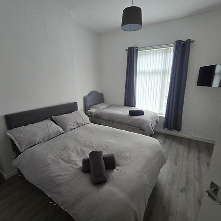 Anfield Guest House Sleeps 5 Liverpool Buitenkant foto